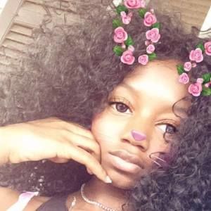 Meet your Posher, Najia